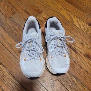 ON Oncloud Cloudflyer 4 Beige Orange Womens Size 7